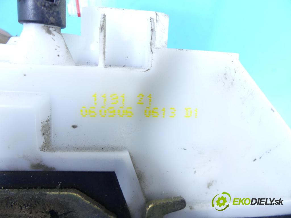 Renault Scenic II 2003-2009 1.9 dci 131 HP manual 96 kW 1870 cm3 5- zámok predné pravý