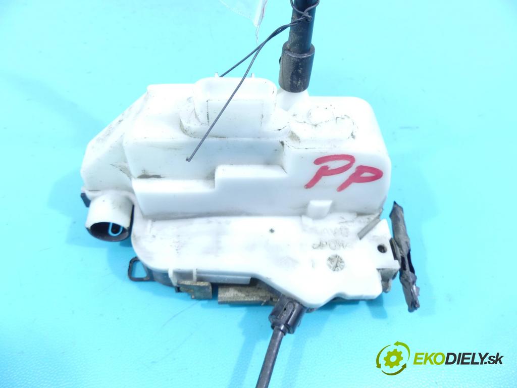 Renault Scenic II 2003-2009 1.9 dci 131 HP manual 96 kW 1870 cm3 5- zámok predné pravý