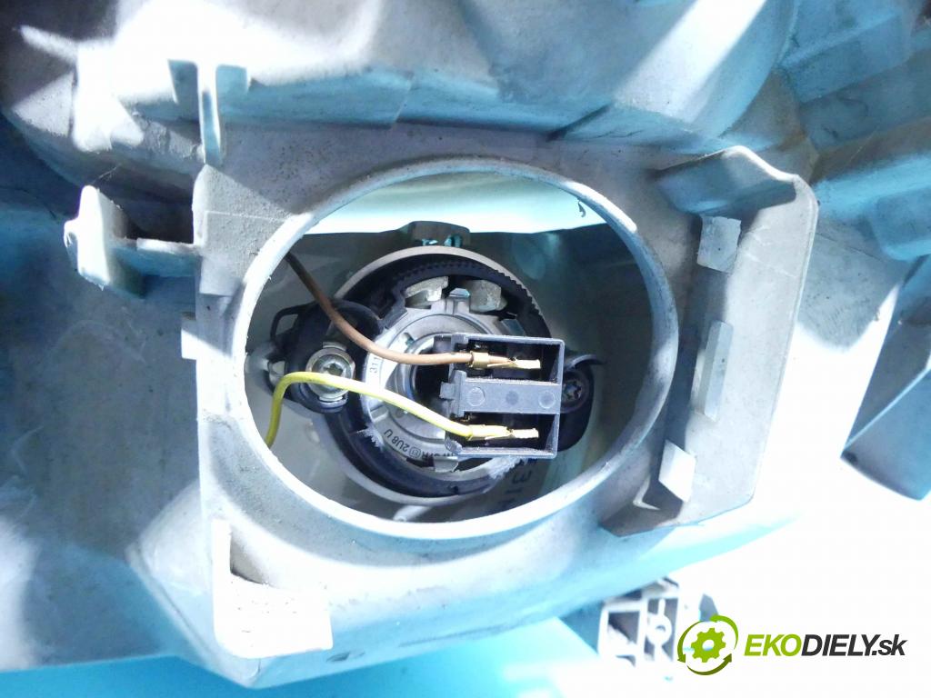 Mercedes A W168 1997-2004 1.7 cdi 95 HP manual 70 kW 1689 cm3 5- Reflektor: pravý 0301192202 (Pravé)