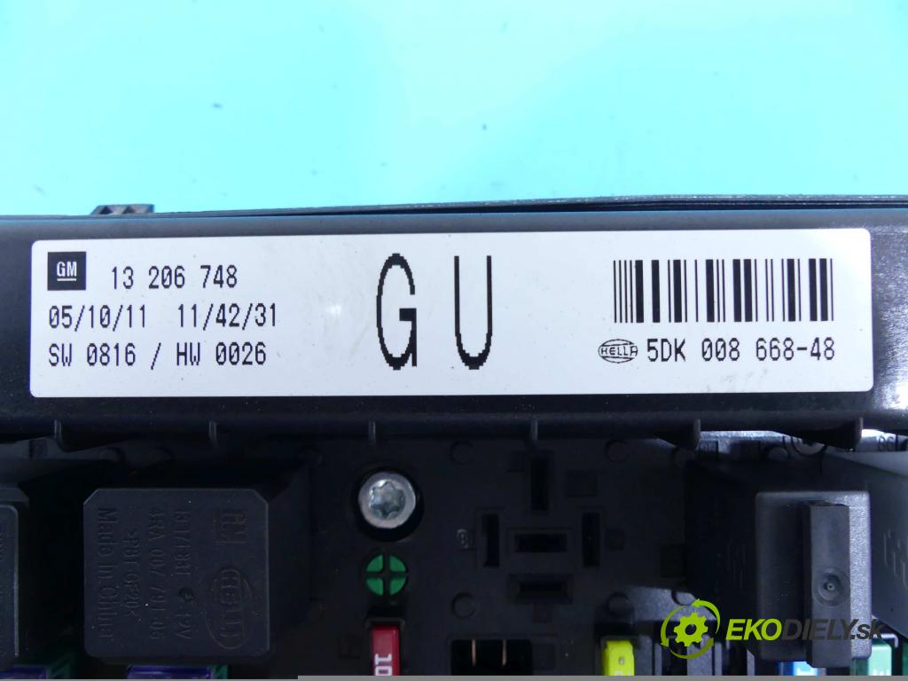 Opel Zafira B 2005-2014 1.7 cdti 125 hp manual 92 kW 1686 cm3 5- skříňka pojistková 13206748 (Pojistkové skříňky)