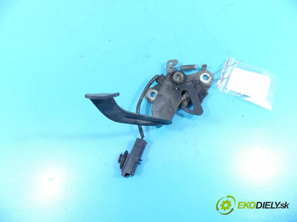 Citroen C4 I 2004-2011 1.6 hdi 109 hp manual 80 kW 1560 cm3 3- zámek kapoty
