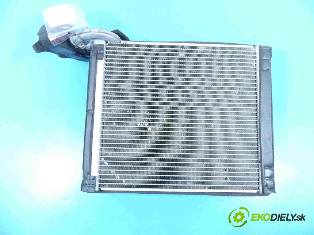 Toyota Avensis III T27 2009-2018 2.0 D4D 143 hp manual 105 kW 1995 cm3 5- radiátor  (Radiátory topení)
