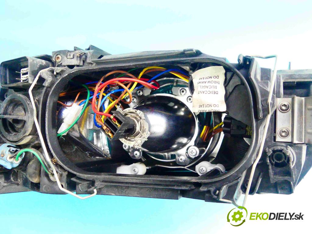 Volvo S40 II 2004-2012 1.6 hdi 109 HP manual 80 kW 1560 cm3 4- Reflektor: pravý  (Pravé)