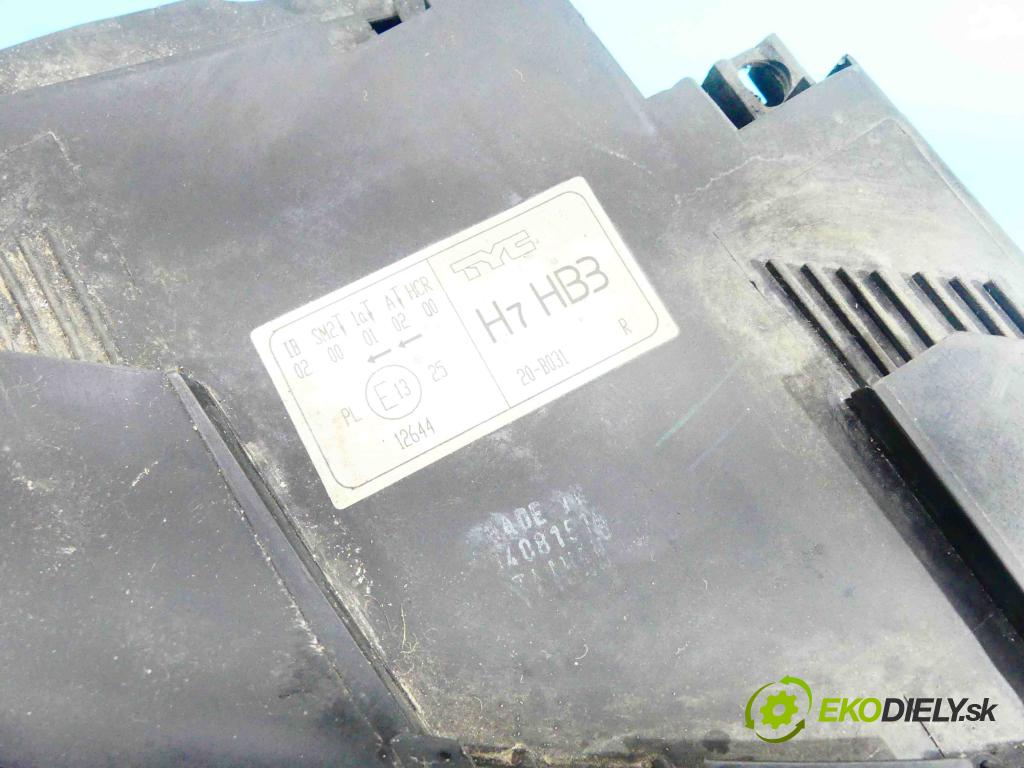 Volvo S40 II 2004-2012 1.6 hdi 109 HP manual 80 kW 1560 cm3 4- Reflektor: pravý  (Pravé)