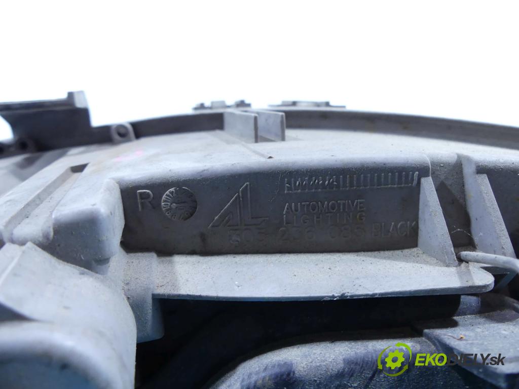 Alfa romeo 147 1.6 16v 105 HP manual 77 kW 1598 cm3 5- Reflektor: pravý 0301186204 (Pravé)