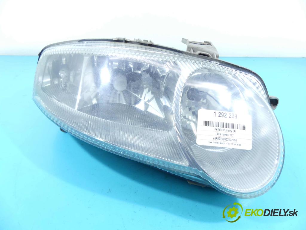 Alfa romeo 147 1.6 16v 105 HP manual 77 kW 1598 cm3 5- Reflektor: pravý 0301186204 (Pravé)
