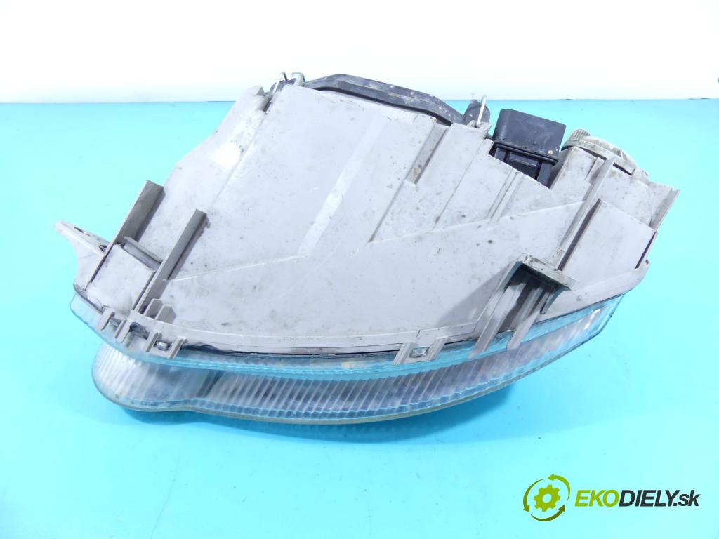 Alfa romeo 147 1.6 16v 105 HP manual 77 kW 1598 cm3 5- Reflektor: pravý 0301186204 (Pravé)