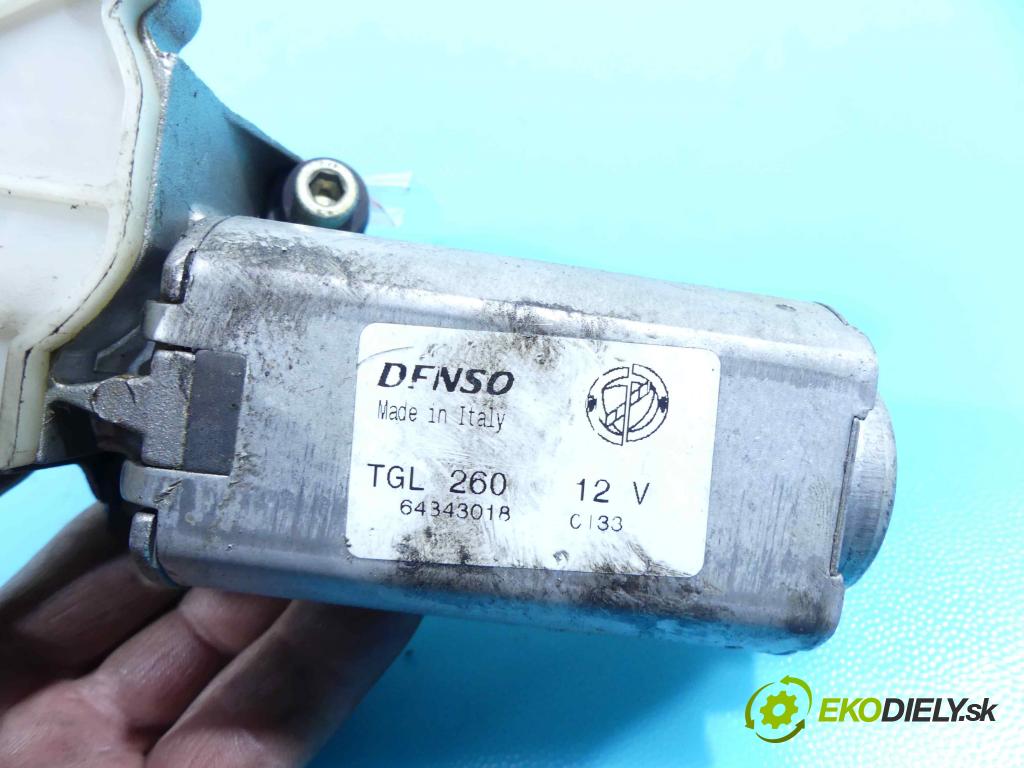 Alfa romeo 156 2.4 jtd 136 HP manual 100 kW 2387 cm3 5- motor stieračov zadné 64343018