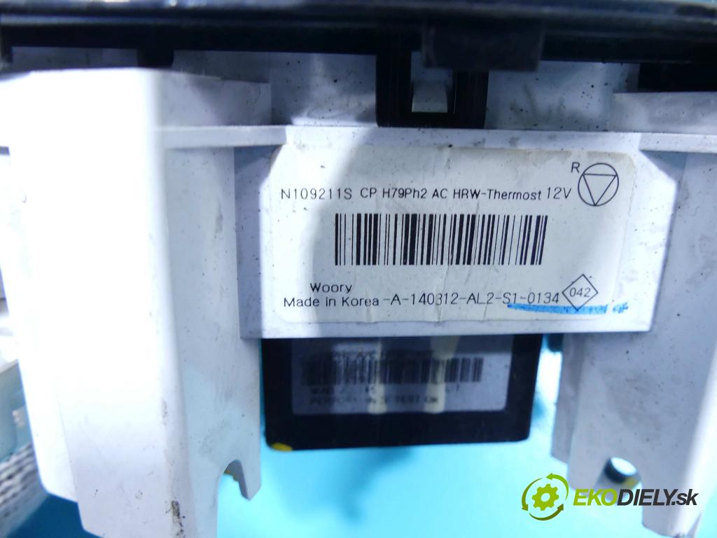 Dacia Duster I 2010-2018 1.6 16v 105 HP manual 77 kW 1598 cm3 5- panel kúrenia N109211S