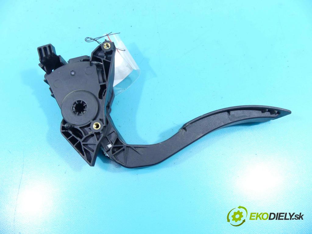 Renault Clio IV 2012-2019 1.5 dci 75 HP manual 55 kW 1461 cm3 5- pedále 180029347R (Pedále)