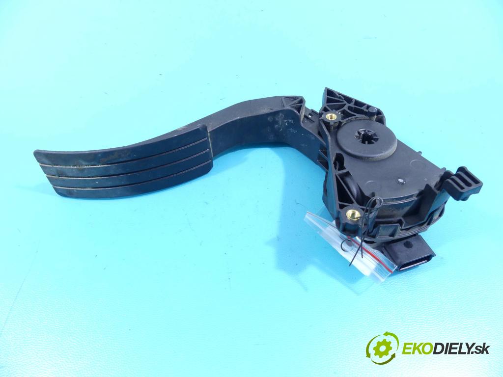 Renault Clio IV 2012-2019 1.5 dci 75 HP manual 55 kW 1461 cm3 5- pedále 180029347R (Pedále)