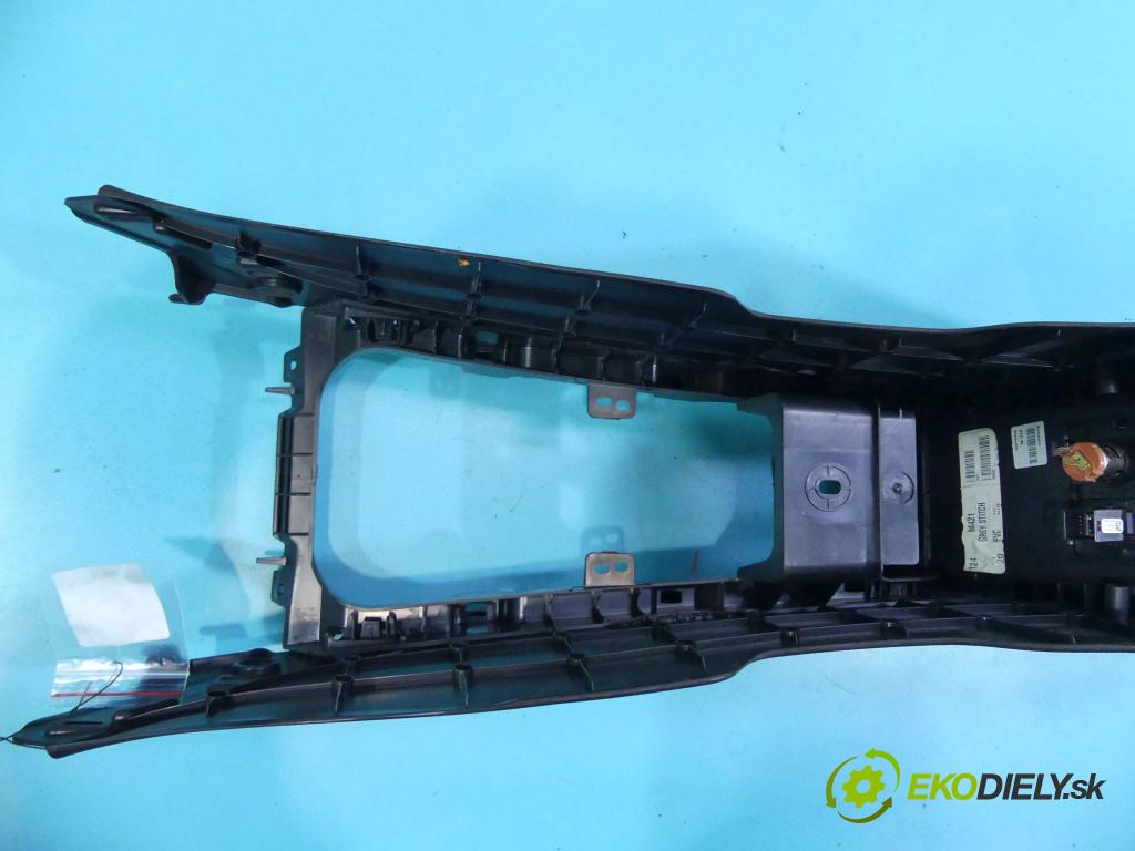 Toyota Avensis III T27 2009-2018 2.0 D4D 143 HP manual 105 kW 1995 cm3 5- operadlo 58911-05100 (Lakťové opierky)