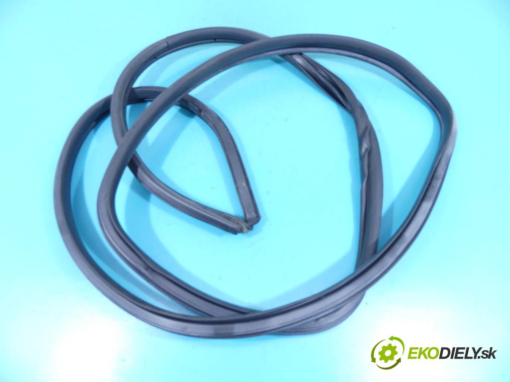 Toyota Avensis III T27 2009-2018 2.0 D4D 143 hp manual 105 kW 1995 cm3 5- Těsnění: dveře zadní levé  (Ostatní)