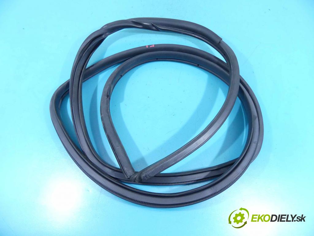 Toyota Avensis III T27 2009-2018 2.0 D4D 143 hp manual 105 kW 1995 cm3 5- Těsnění: dveře zadní pravé  (Ostatní)