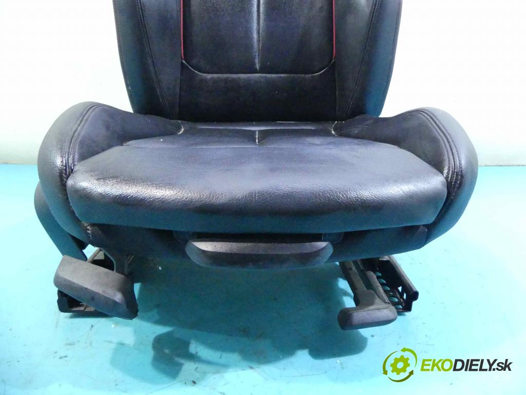 Bmw 1 F20 2011-2019 1.6 T 170 HP automatic 125 kW 1598 cm3 5- Sedačka pravý  (Sedačky, sedadlá)