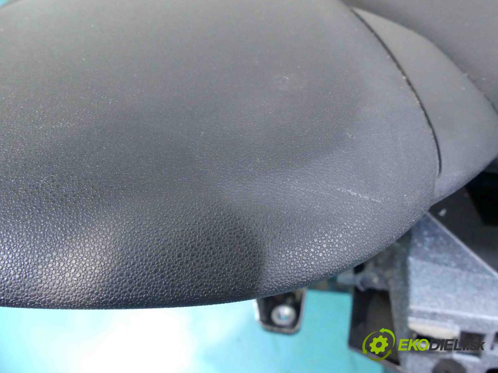 Citroen C3 II 2009-2016 1.4 hdi 68 HP manual 50 kW 1398 cm3 5- kokpit,pristrojová doska rozdeľovacia
