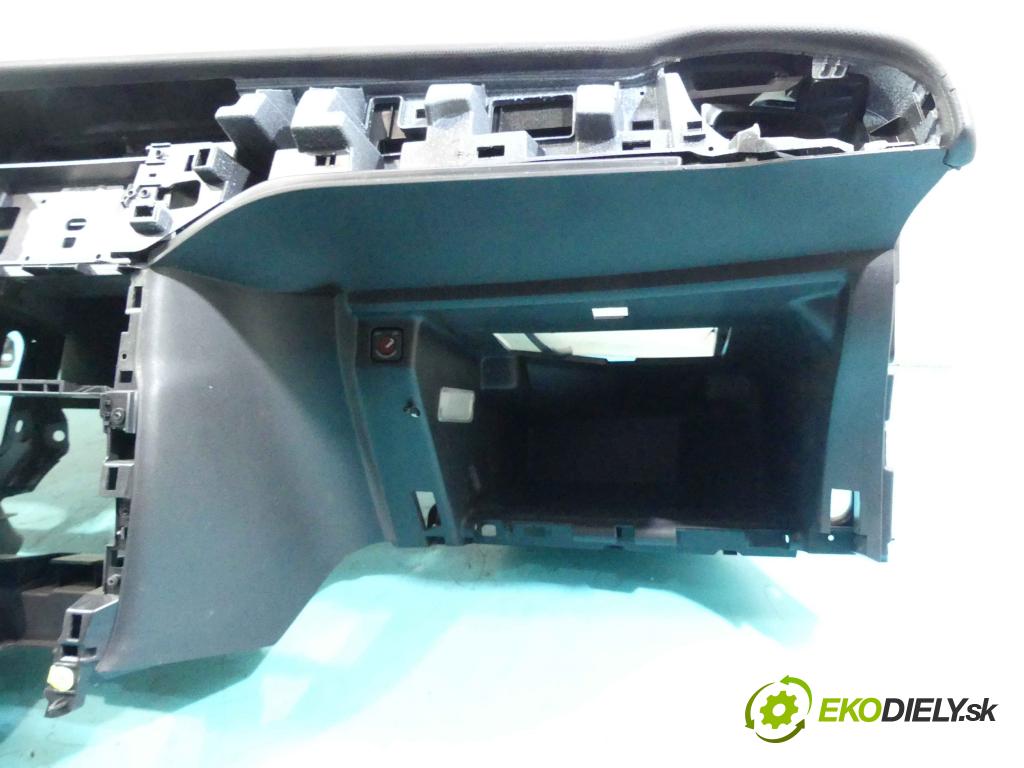 Citroen C3 II 2009-2016 1.4 hdi 68 HP manual 50 kW 1398 cm3 5- kokpit,pristrojová doska rozdeľovacia