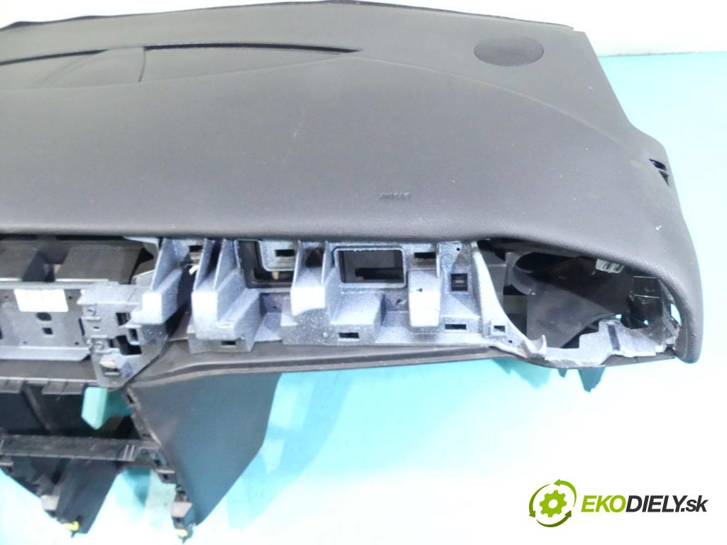 Citroen C3 II 2009-2016 1.4 hdi 68 HP manual 50 kW 1398 cm3 5- kokpit,pristrojová doska rozdeľovacia