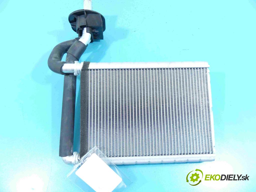 Suzuki SX4 S-Cross 2013-2021 1.4 T 140 hp manual 103 kW 1373 cm3 5- radiátor  (Radiátory topení)