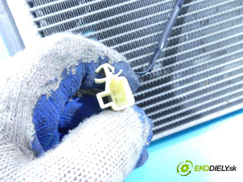 Suzuki SX4 S-Cross 2013-2021 1.4 T 140 hp manual 103 kW 1373 cm3 5- radiátor 7500-4540 (Radiátory topení)