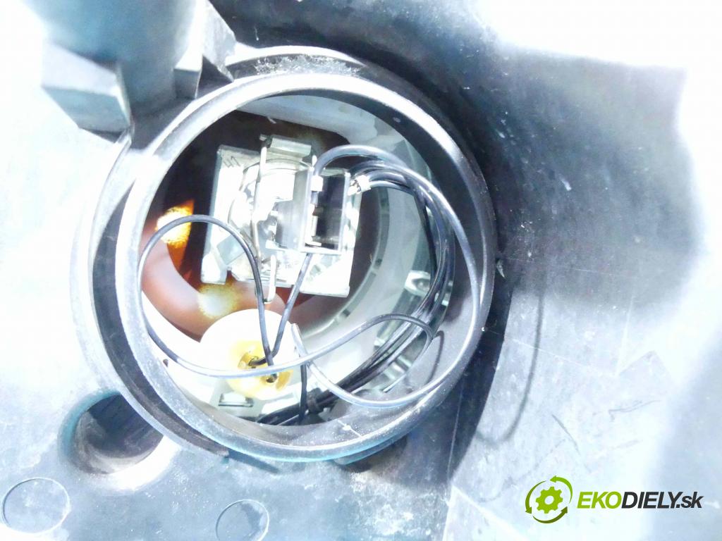 Opel Zafira B 2005-2014 1.7 cdti 110 HP manual 81 kW 1686 cm3 5- Reflektor: pravý 13260845RH (Pravé)