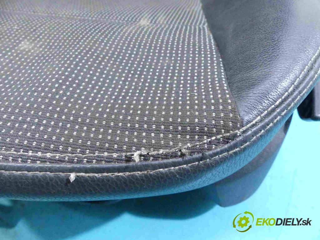 Opel Zafira B 2005-2014 1.7 cdti 110 HP manual 81 kW 1686 cm3 5- Sedačka pravý  (Sedačky, sedadlá)