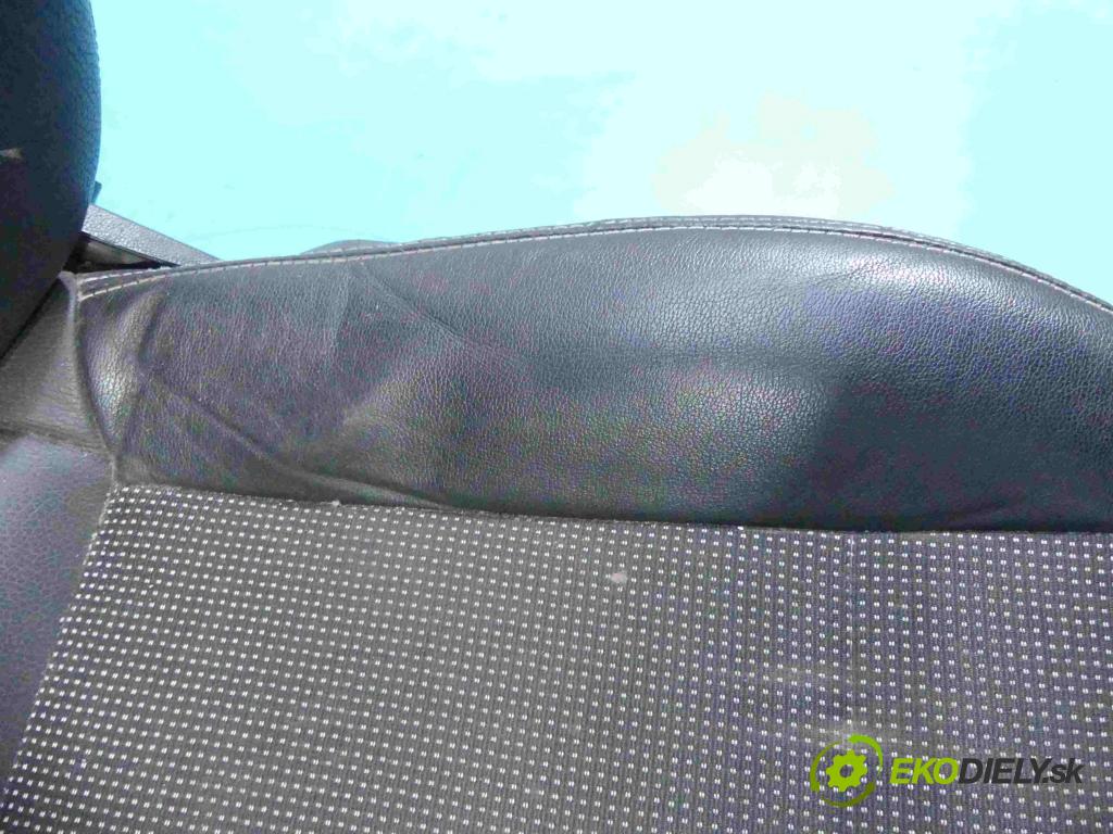 Opel Zafira B 2005-2014 1.7 cdti 110 HP manual 81 kW 1686 cm3 5- Sedačka pravý  (Sedačky, sedadlá)