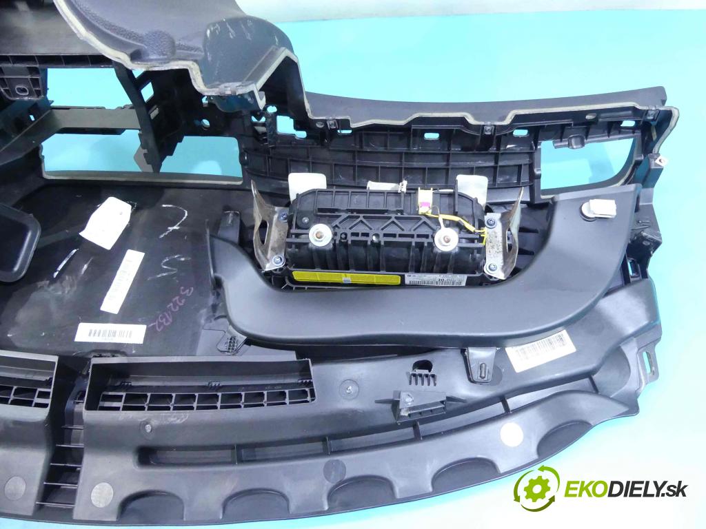 Skoda Superb II 2008-2015 2.0 tdi 170 HP manual 125 kW 1968 cm3 5- kokpit,pristrojová doska rozdeľovacia