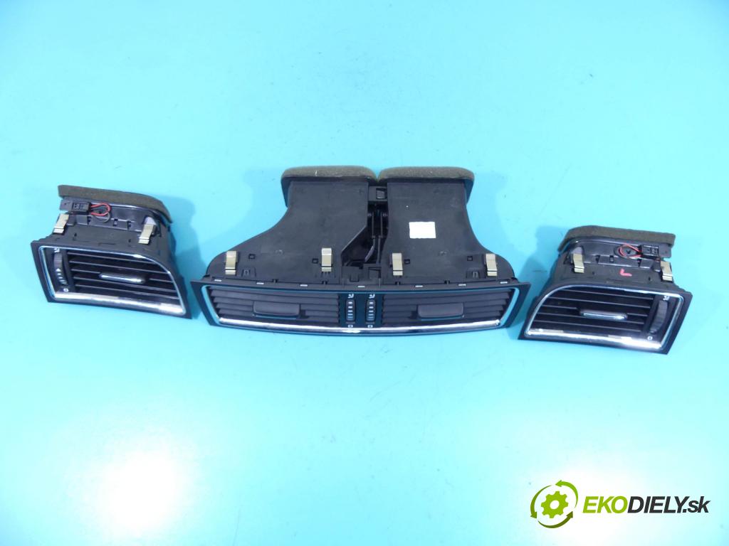 Skoda Superb II 2008-2015 2.0 tdi 170 HP manual 125 kW 1968 cm3 5- Mřížka: kúrenia stredová 3T0819701 (Mriežky kúrenia (fukáre))