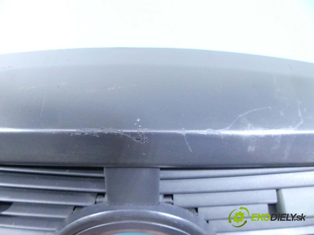 Renault Scenic II 2003-2009 2.0 16v 133 HP manual 98 kW 1998 cm3 5- Mřížka: kúrenia stredová 8200140713 (Mriežky kúrenia (fukáre))