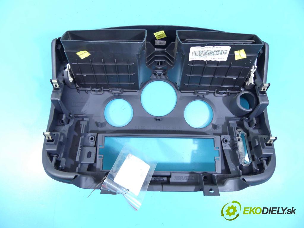 Renault Scenic II 2003-2009 2.0 16v 133 HP manual 98 kW 1998 cm3 5- Mřížka: kúrenia stredová 8200140713 (Mriežky kúrenia (fukáre))