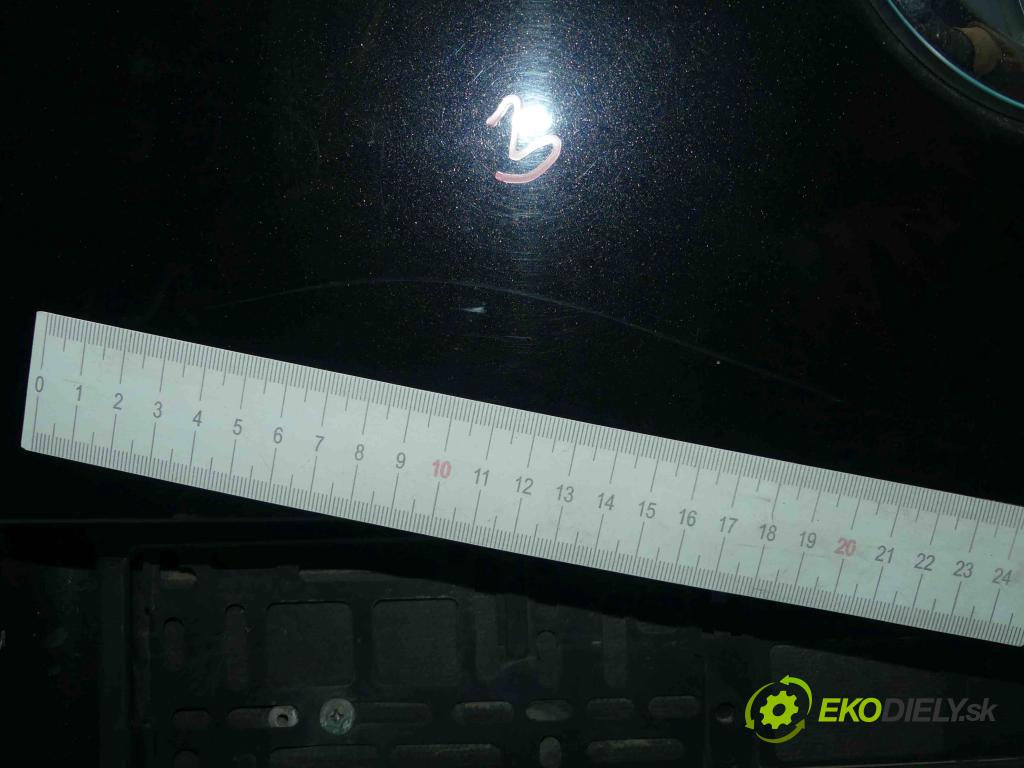 Vw Touareg I 2002-2010 3.0 tdi 224 hp automatic 165 kW 2967 cm3 5- zadní kufrové dveře  (Zadní kapoty)