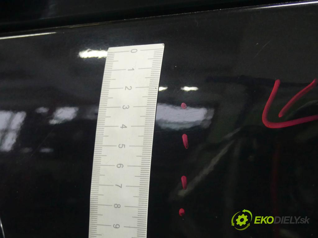 Vw Touareg I 2002-2010 3.0 tdi 224 hp automatic 165 kW 2967 cm3 5- zadní kufrové dveře  (Zadní kapoty)