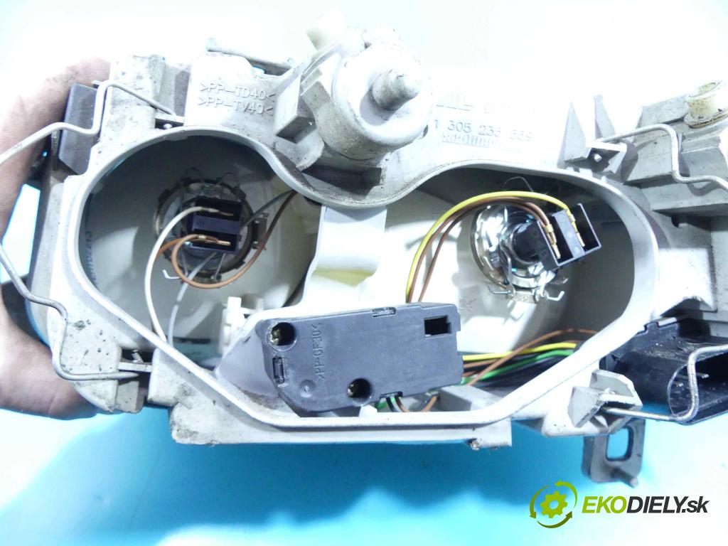 Alfa romeo 147 1.6 16v 105 HP manual 77 kW 1598 cm3 3- Reflektor: pravý  (Pravé)