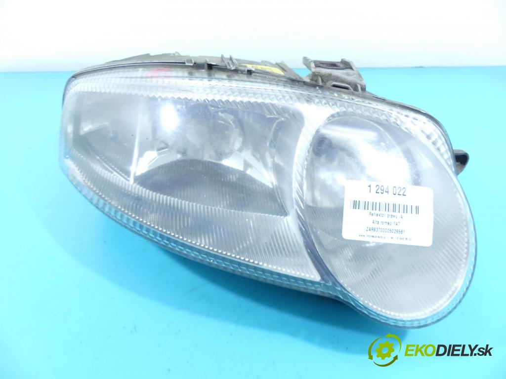 Alfa romeo 147 1.6 16v 105 HP manual 77 kW 1598 cm3 3- Reflektor: pravý  (Pravé)