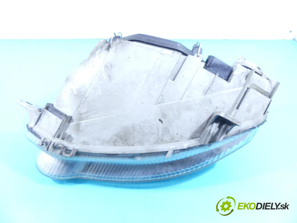 Alfa romeo 147 1.6 16v 105 HP manual 77 kW 1598 cm3 3- Reflektor: pravý  (Pravé)