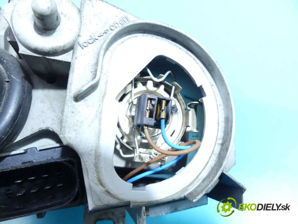 Alfa romeo 147 1.6 16v 105 HP manual 77 kW 1598 cm3 3- Reflektor: pravý  (Pravé)