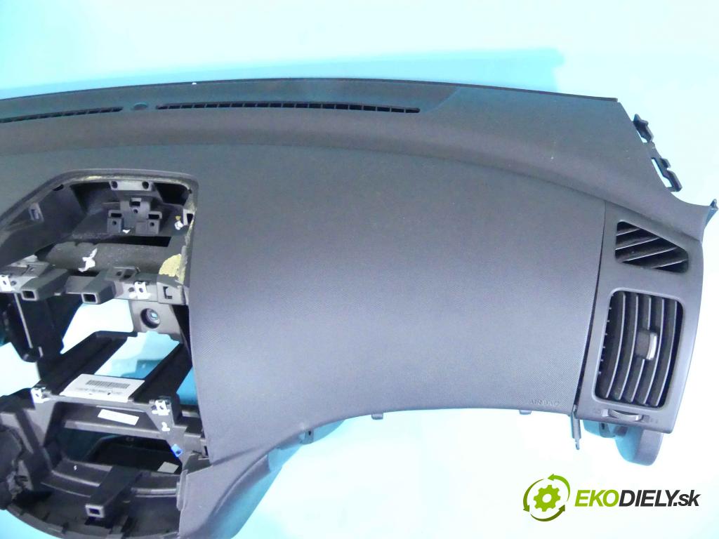 Hyundai I30 I 2007-2012 1.6 crdi 116 HP manual 85 kW 1582 cm3 5- kokpit,pristrojová doska rozdeľovacia