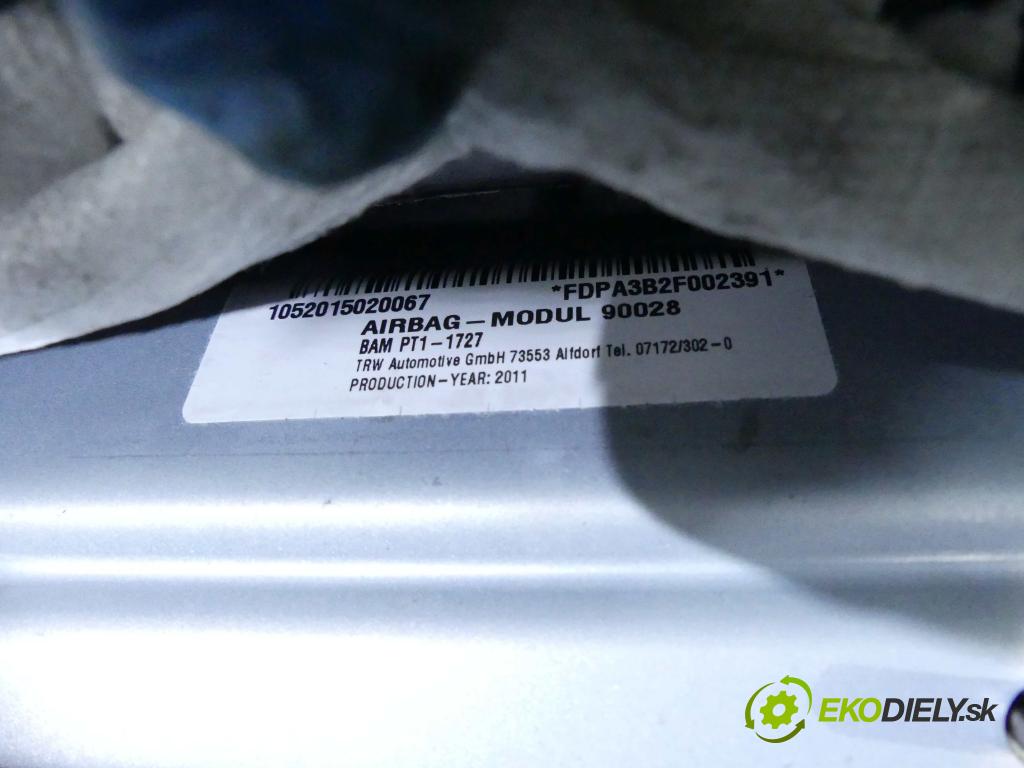 Hyundai I30 I 2007-2012 1.6 crdi 116 HP manual 85 kW 1582 cm3 5- kokpit,pristrojová doska rozdeľovacia