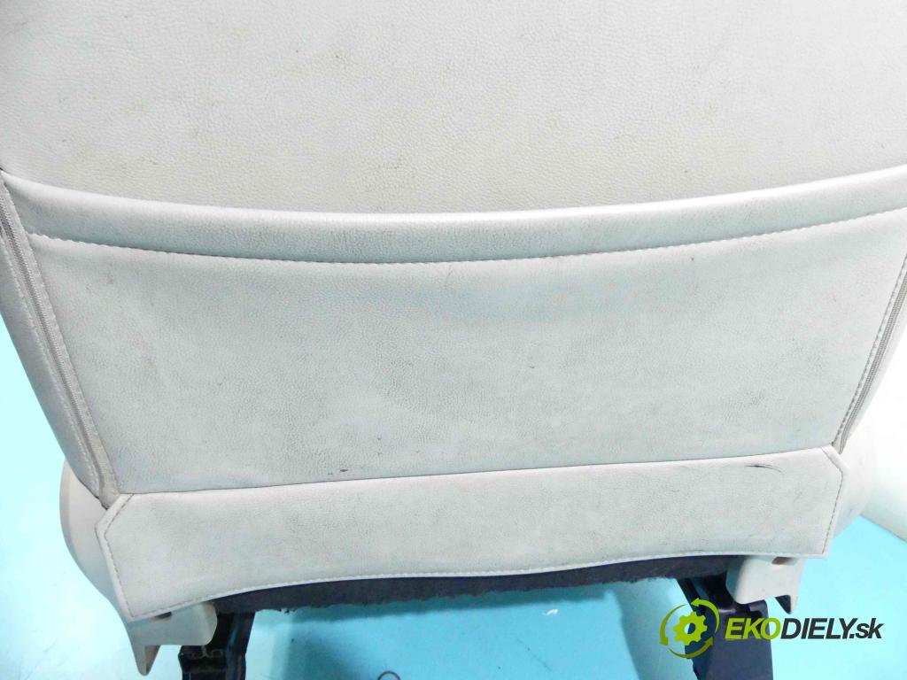 Mitsubishi Outlander II 2006-2013 2.0 DI-D 140 HP manual 103 kW 1968 cm3 5- Sedačka pravý  (Sedačky, sedadlá)