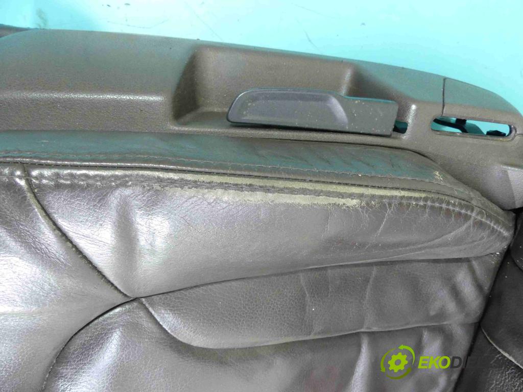 Audi Q7 2005-2015 3.0 tdi 211KM automatic 155 kW 2967 cm3 5- Sedačka pravý  (Sedačky, sedadlá)