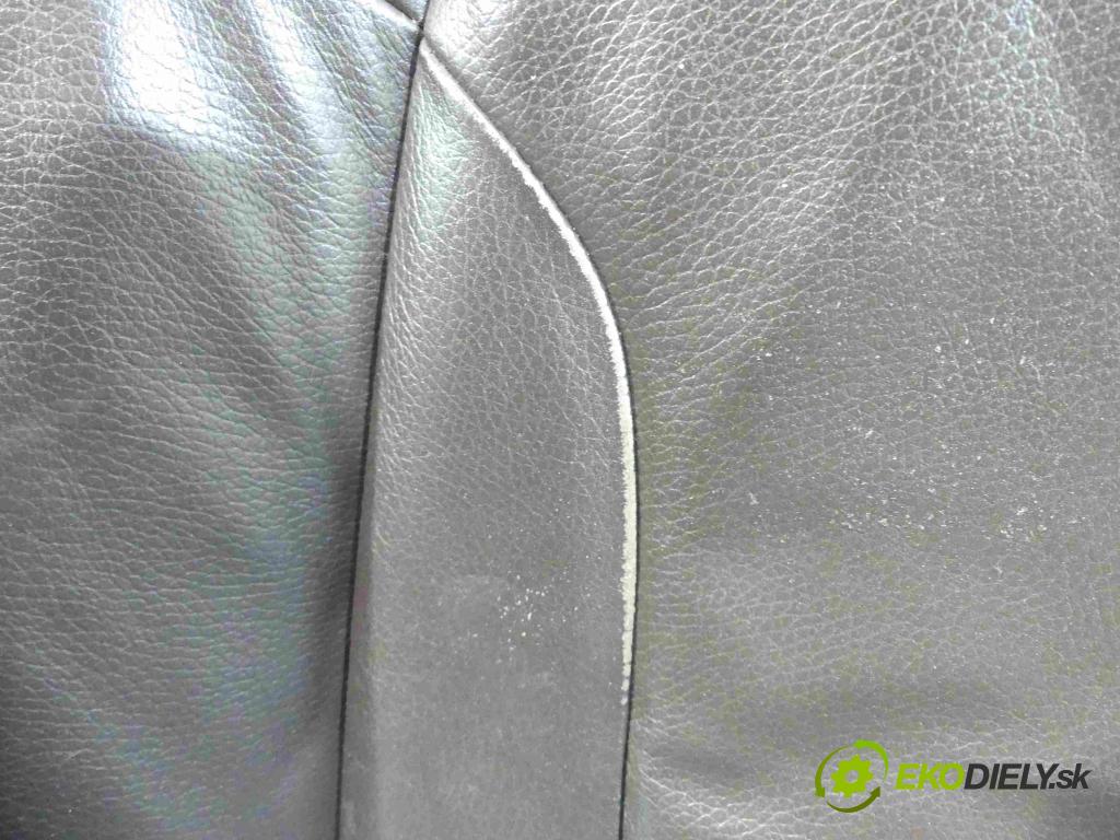 Audi Q7 2005-2015 3.0 tdi 211KM automatic 155 kW 2967 cm3 5- Sedačka pravý  (Sedačky, sedadlá)