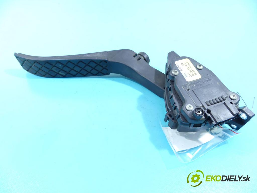 Audi Q7 2005-2015 3.0 tdi 211KM automatic 155 kW 2967 cm3 5- pedále 7L0723507B (Pedále)