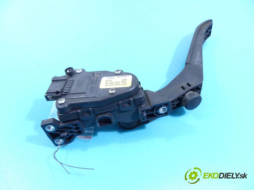 Audi Q7 2005-2015 3.0 tdi 211KM automatic 155 kW 2967 cm3 5- pedále 7L0723507B (Pedále)