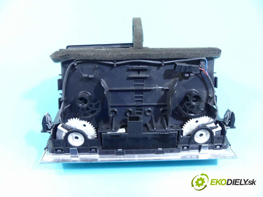 Audi Q7 2005-2015 3.0 tdi 211KM automatic 155 kW 2967 cm3 5- Mřížka: kúrenia stredová 4L0820951 (Mriežky kúrenia (fukáre))