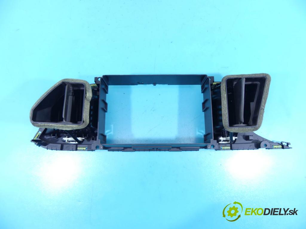 Seat Leon III 2012-2020 1.4 TSI 150 HP manual 110 kW 1395 cm3 5- Mřížka: kúrenia stredová 5F1820951 (Mriežky kúrenia (fukáre))