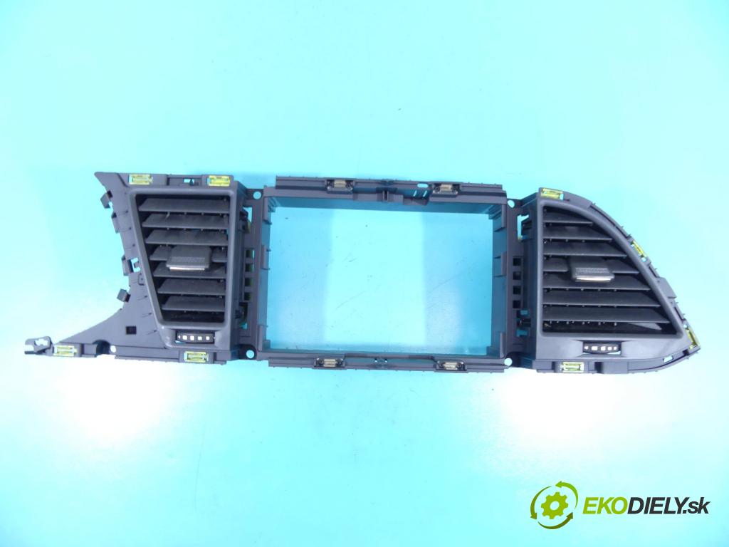 Seat Leon III 2012-2020 1.4 TSI 150 HP manual 110 kW 1395 cm3 5- Mřížka: kúrenia stredová 5F1820951 (Mriežky kúrenia (fukáre))