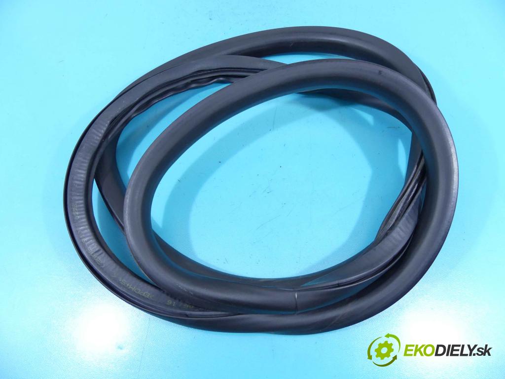 Seat Leon III 2012-2020 1.4 TSI 150 hp manual 110 kW 1395 cm3 5- Těsnění: dveře zadní pravé  (Ostatní)