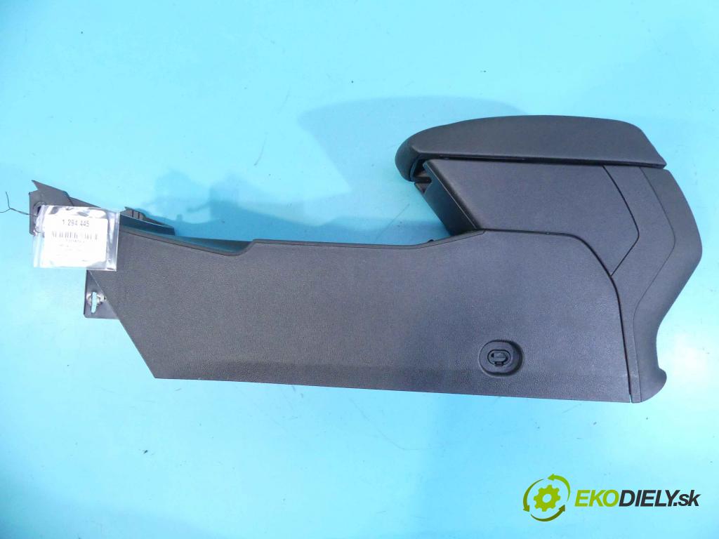 Seat Leon III 2012-2020 1.4 TSI 150 HP manual 110 kW 1395 cm3 5- operadlo 5F0858329A (Lakťové opierky)