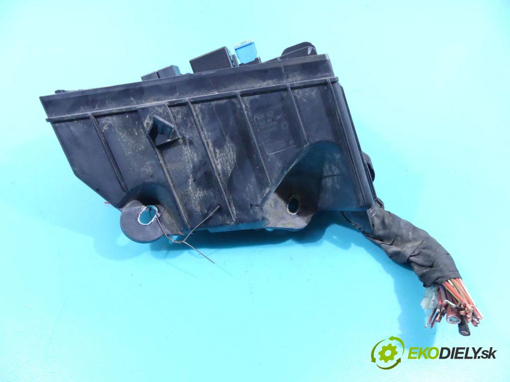 Seat Leon III 2012-2020 1.4 TSI 150 hp manual 110 kW 1395 cm3 5- skříňka pojistková 5Q0907361C (Pojistkové skříňky)